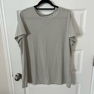 Torrid Light Gray Short Sleeve Tee